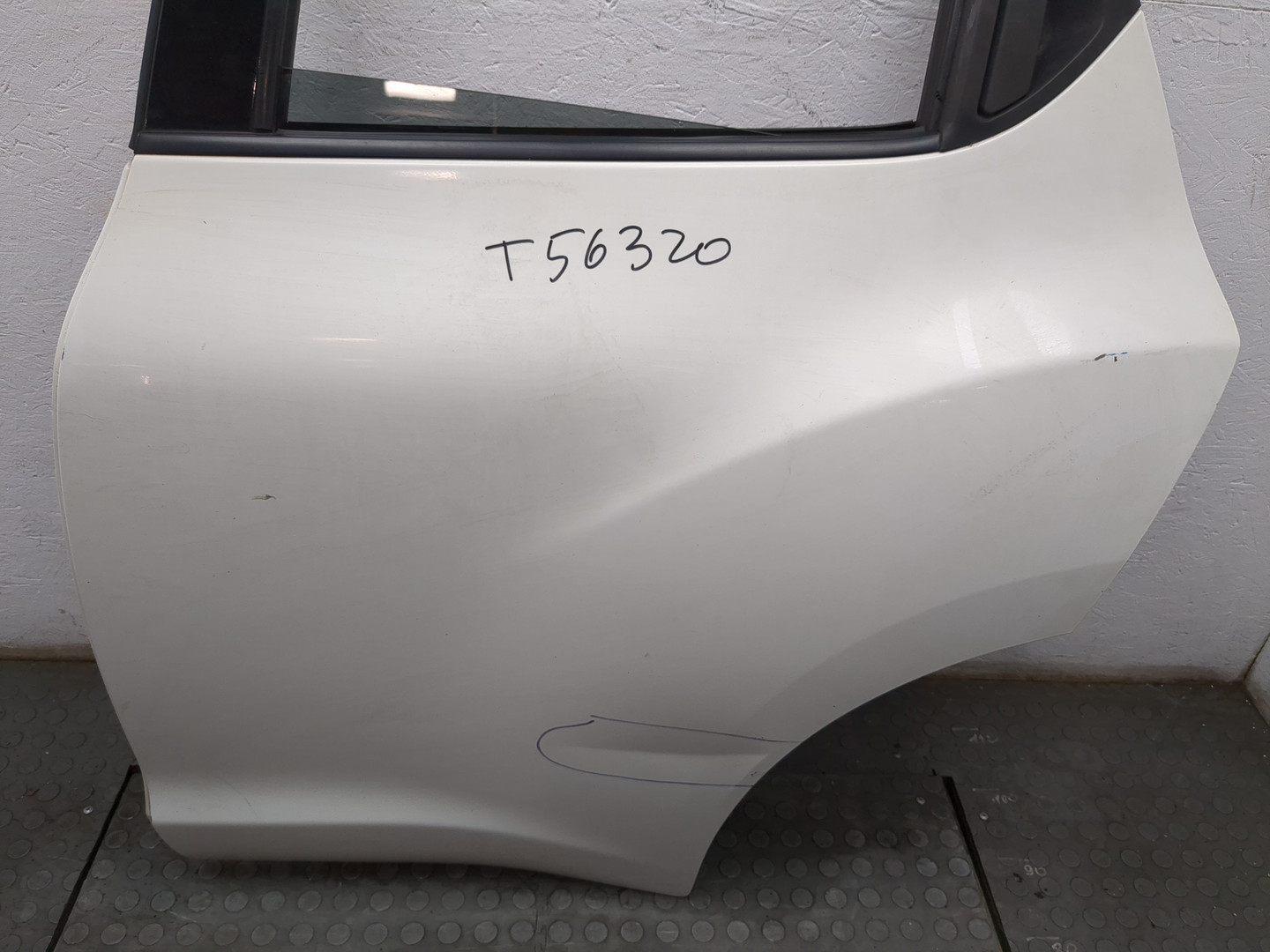 Дверь задняя левая