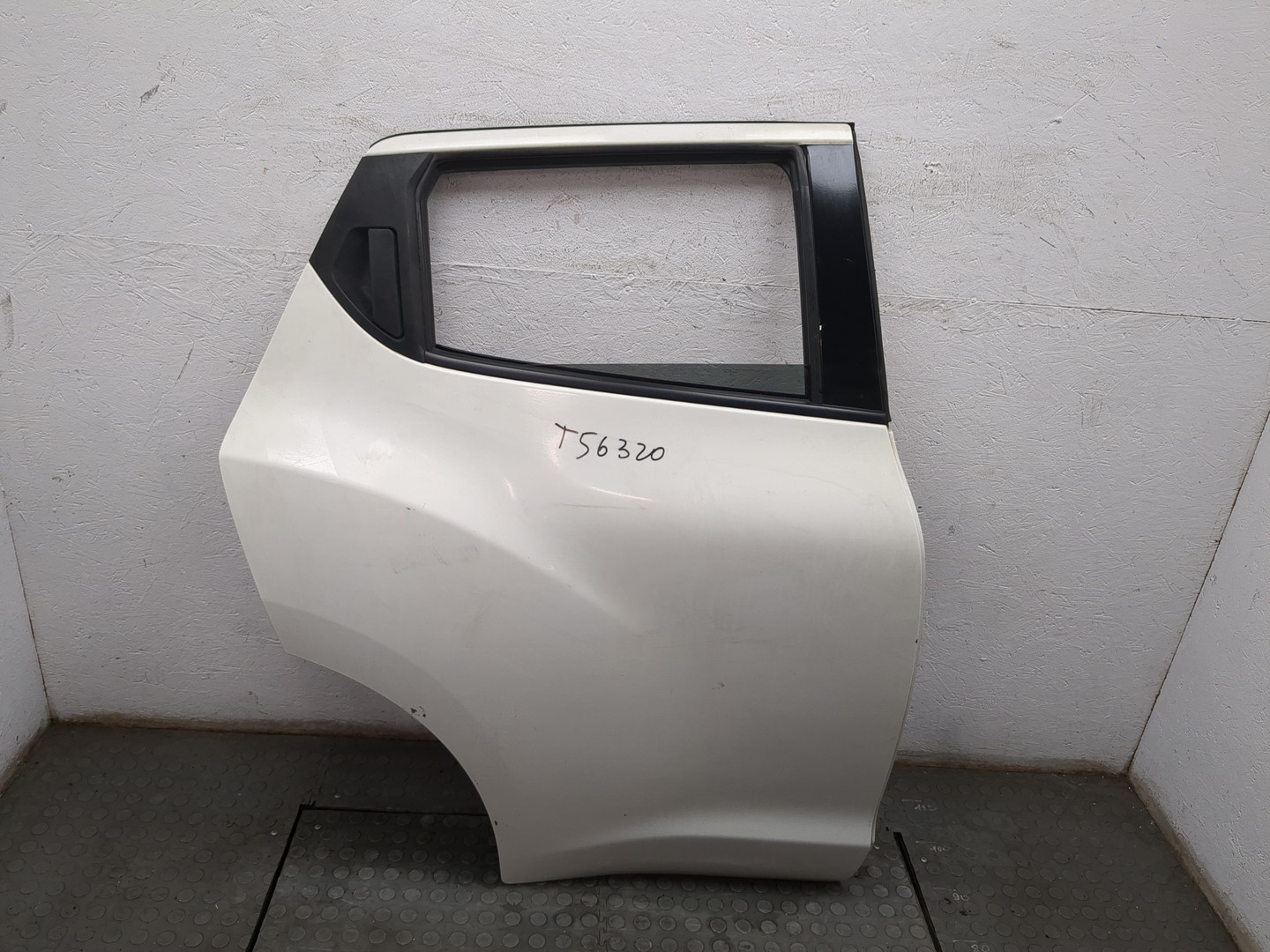 Дверь задняя правая