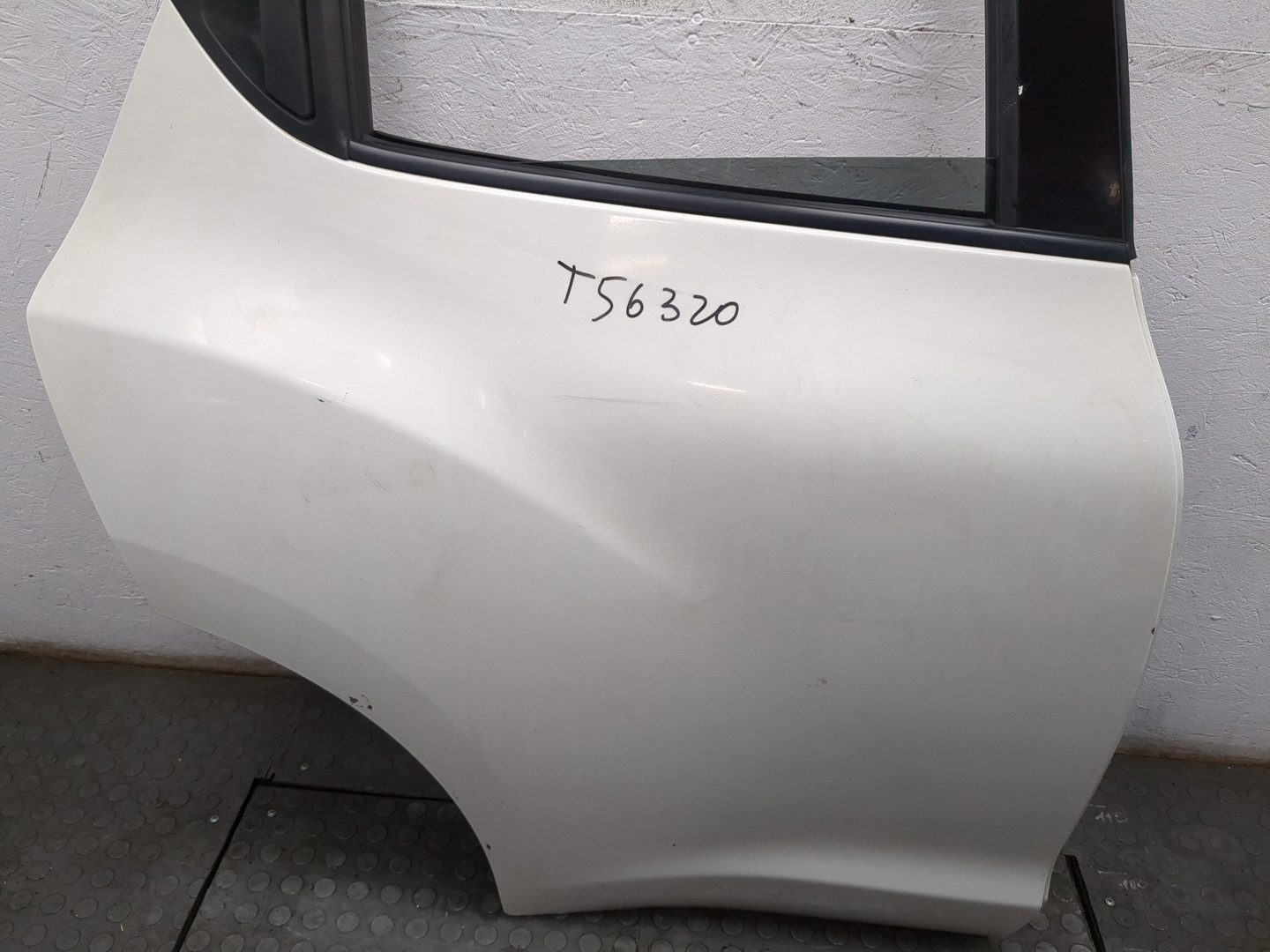 Дверь задняя правая