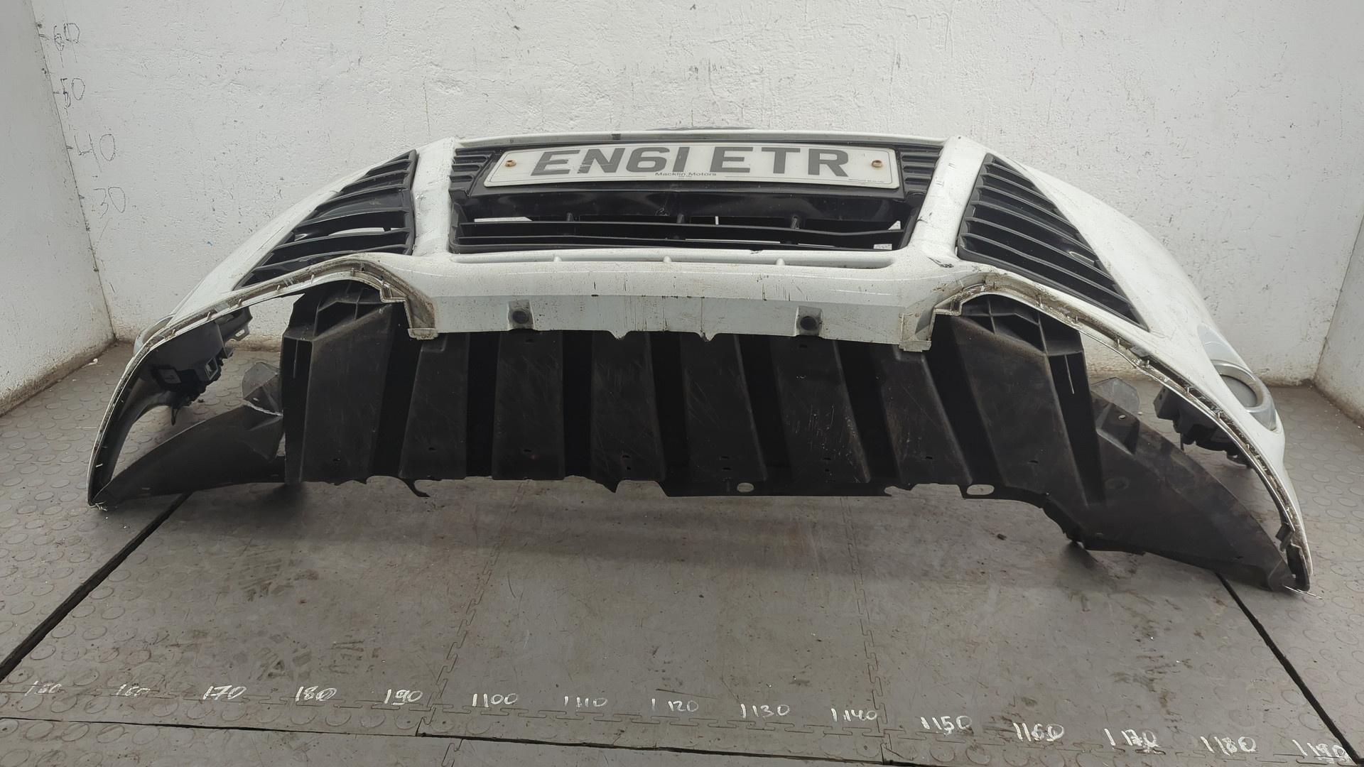 Бампер передний