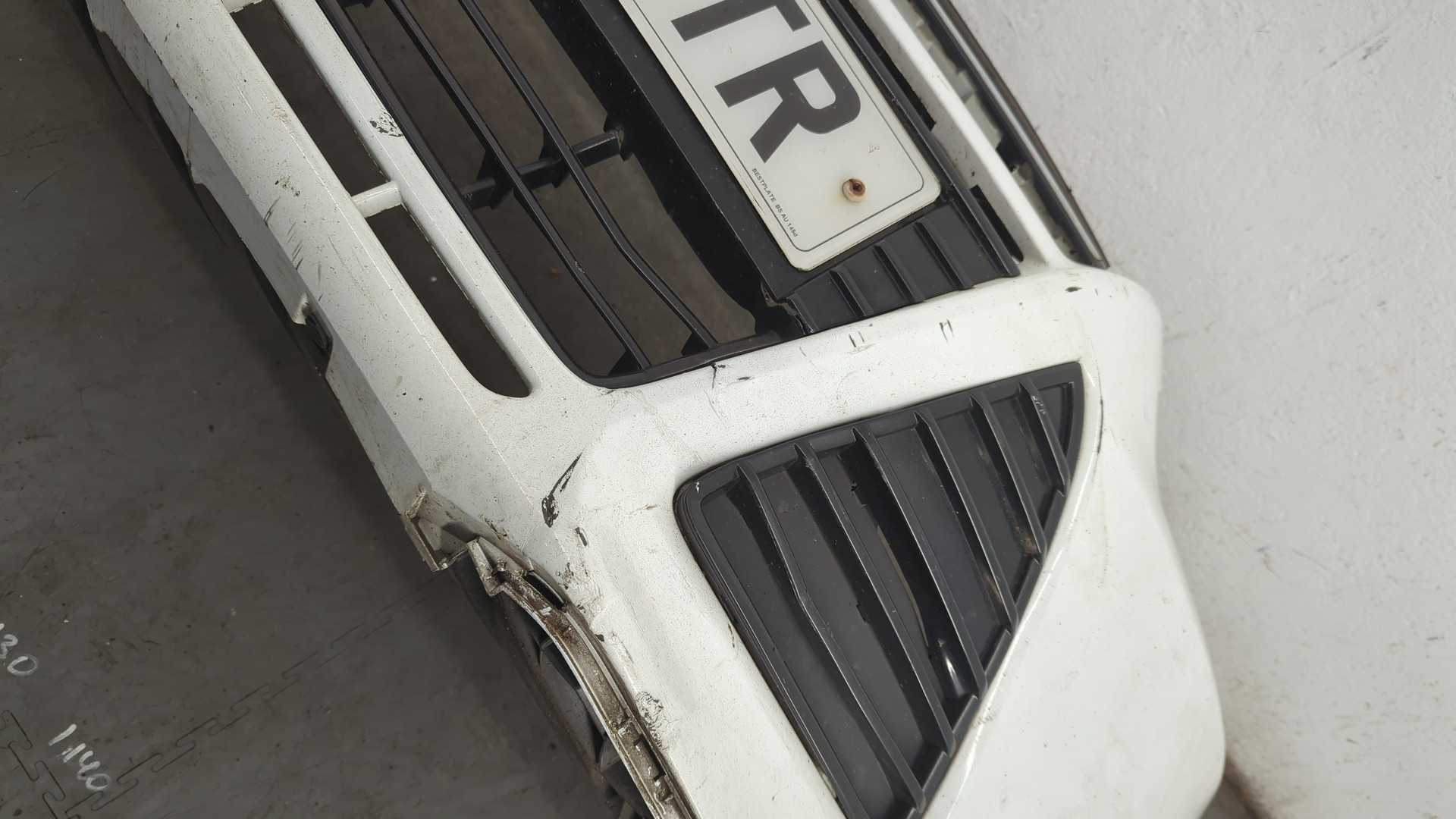 Бампер передний