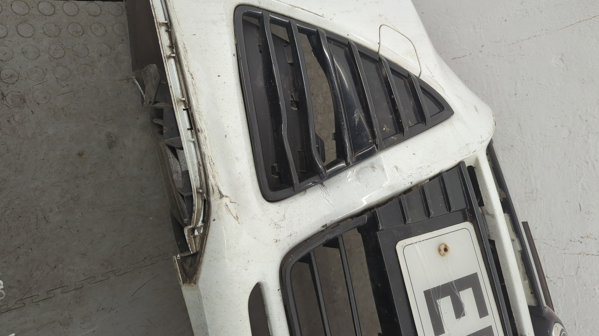 Бампер передний