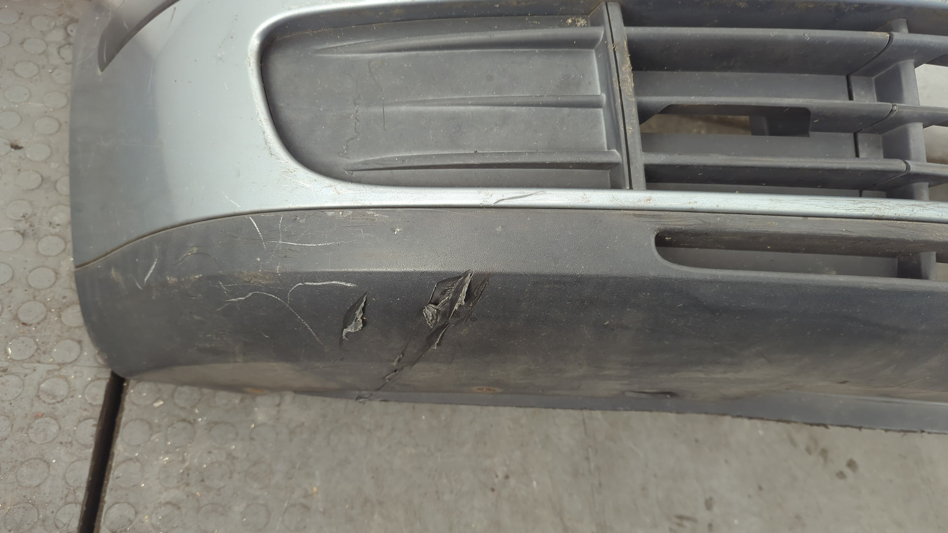 Бампер передний