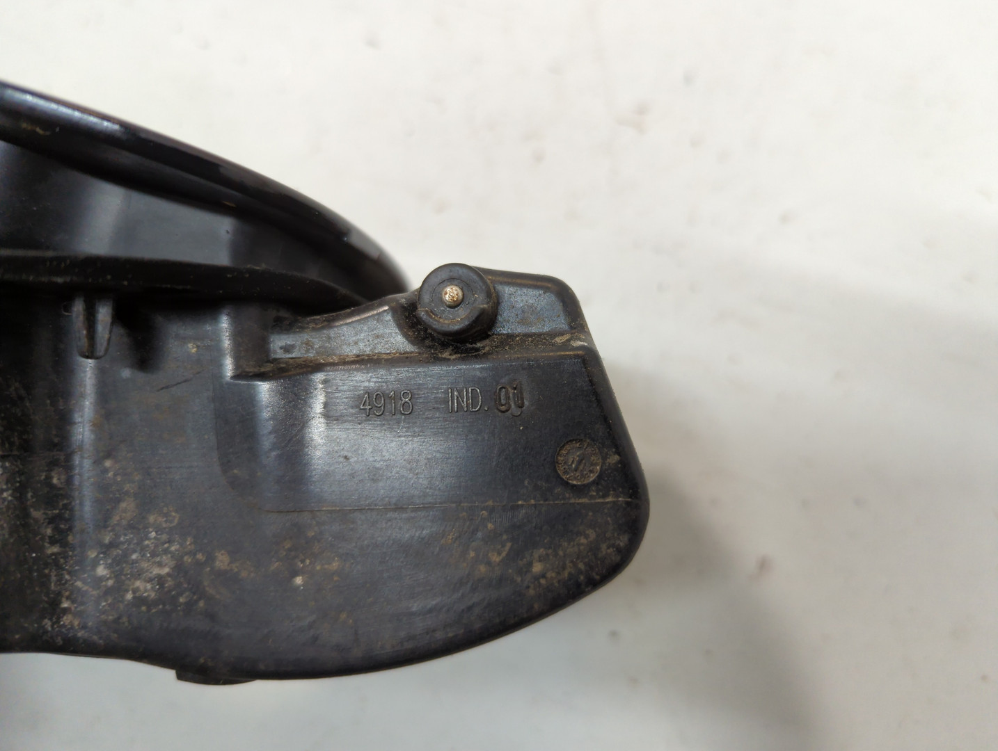 Лючок бензобака