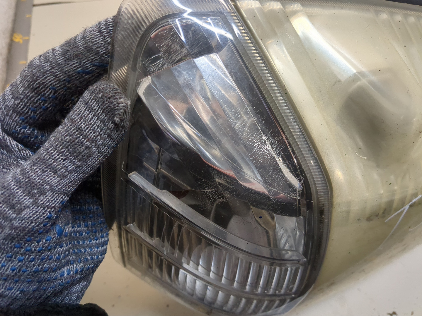 Фара правая