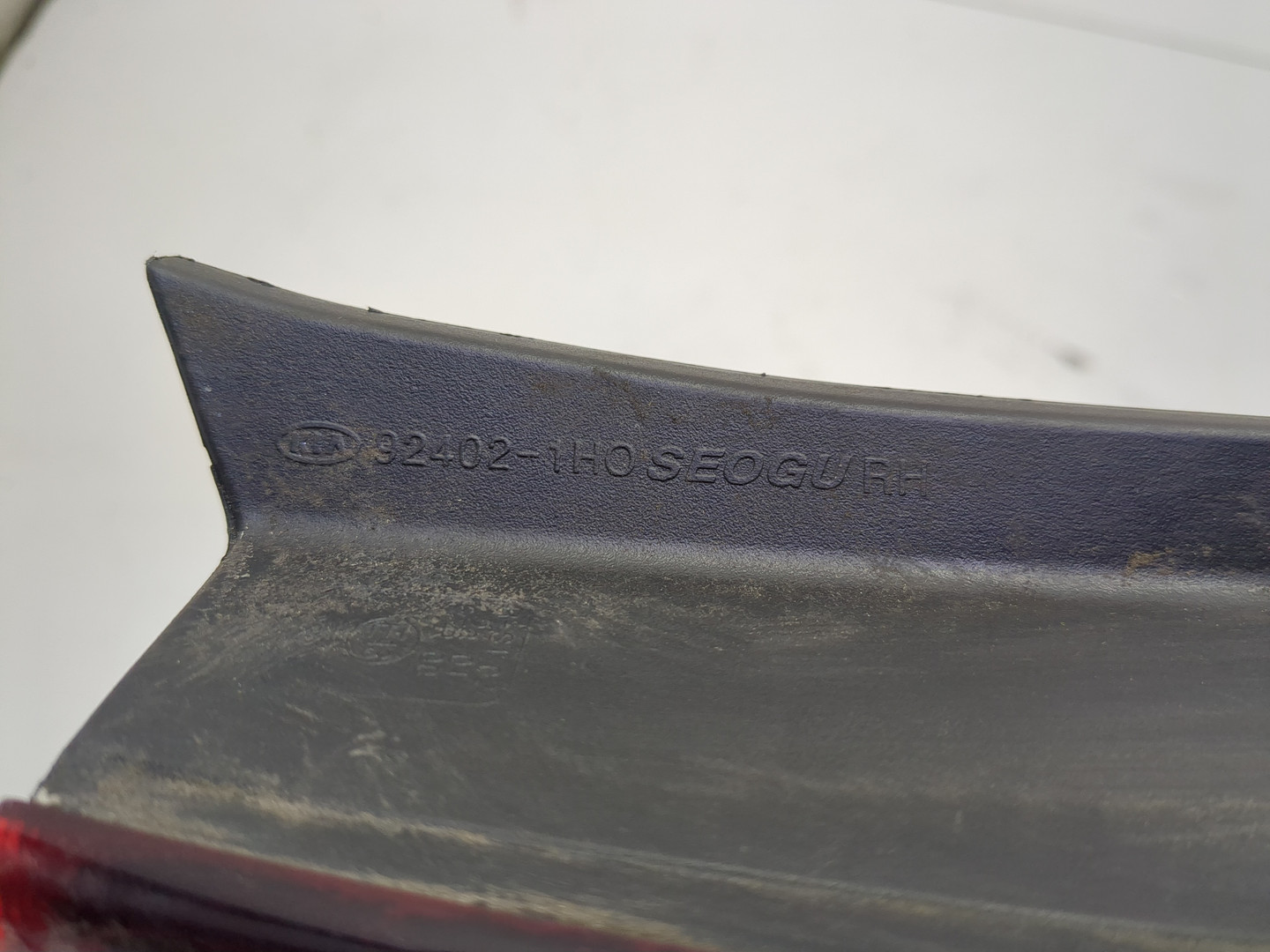 Фонарь задний правый