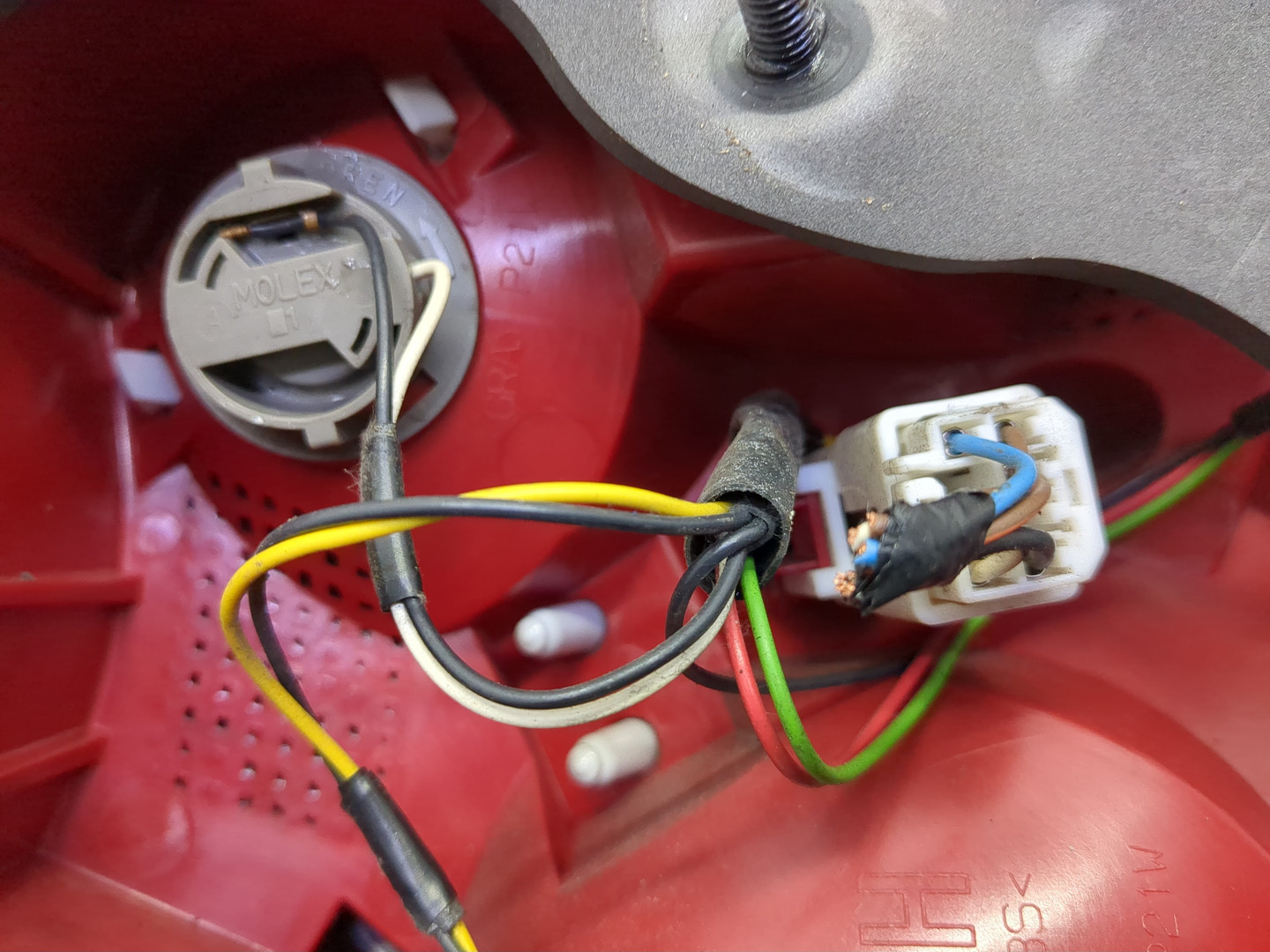 Фонарь задний правый