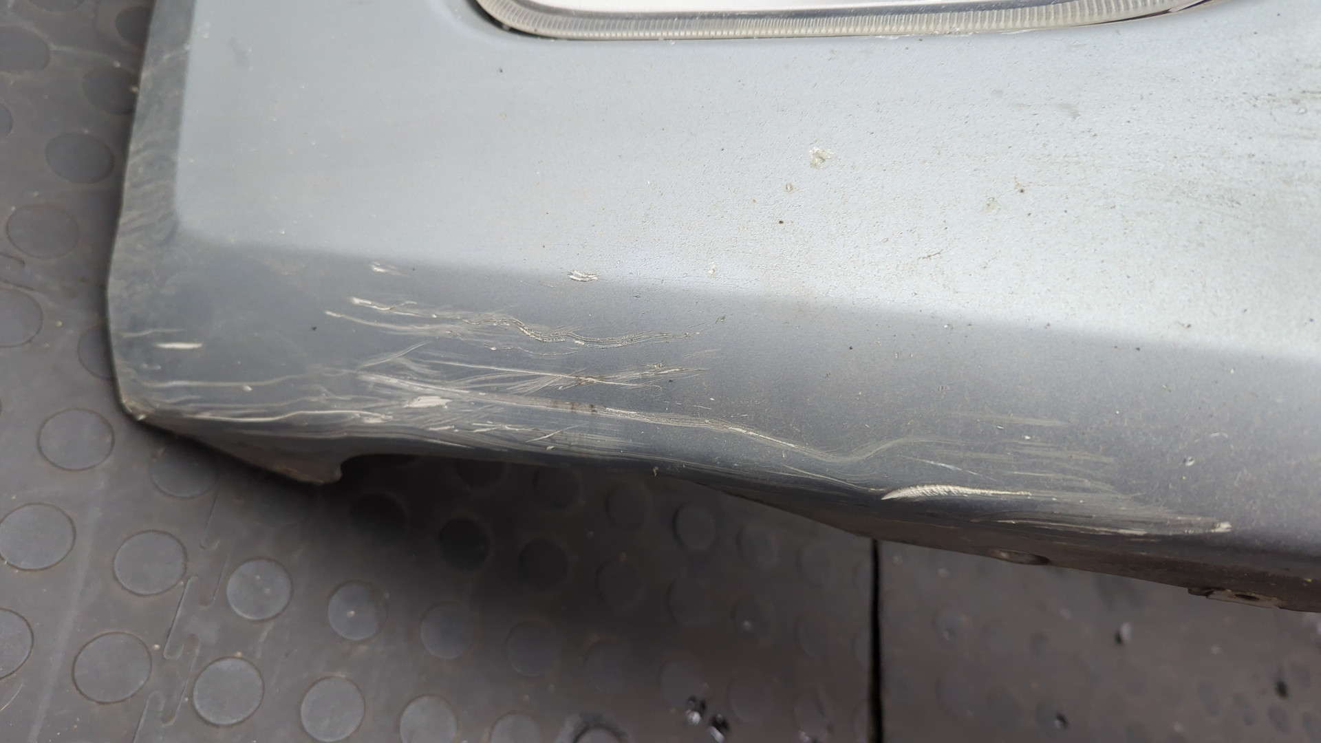 Бампер передний