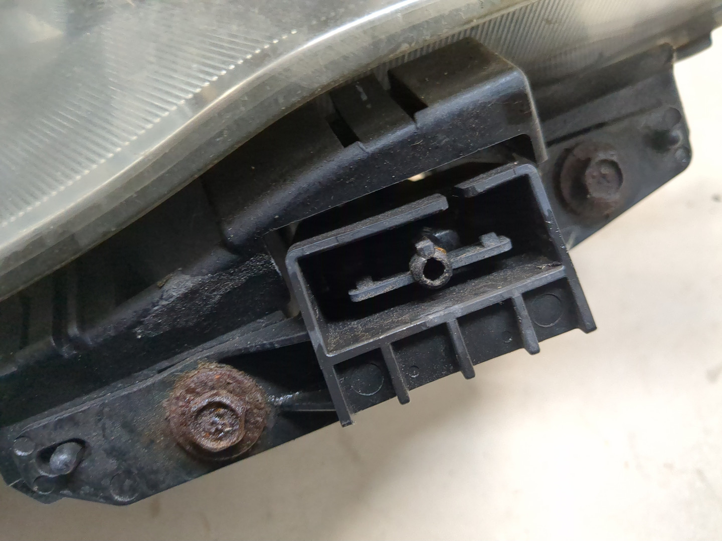 Фара правая