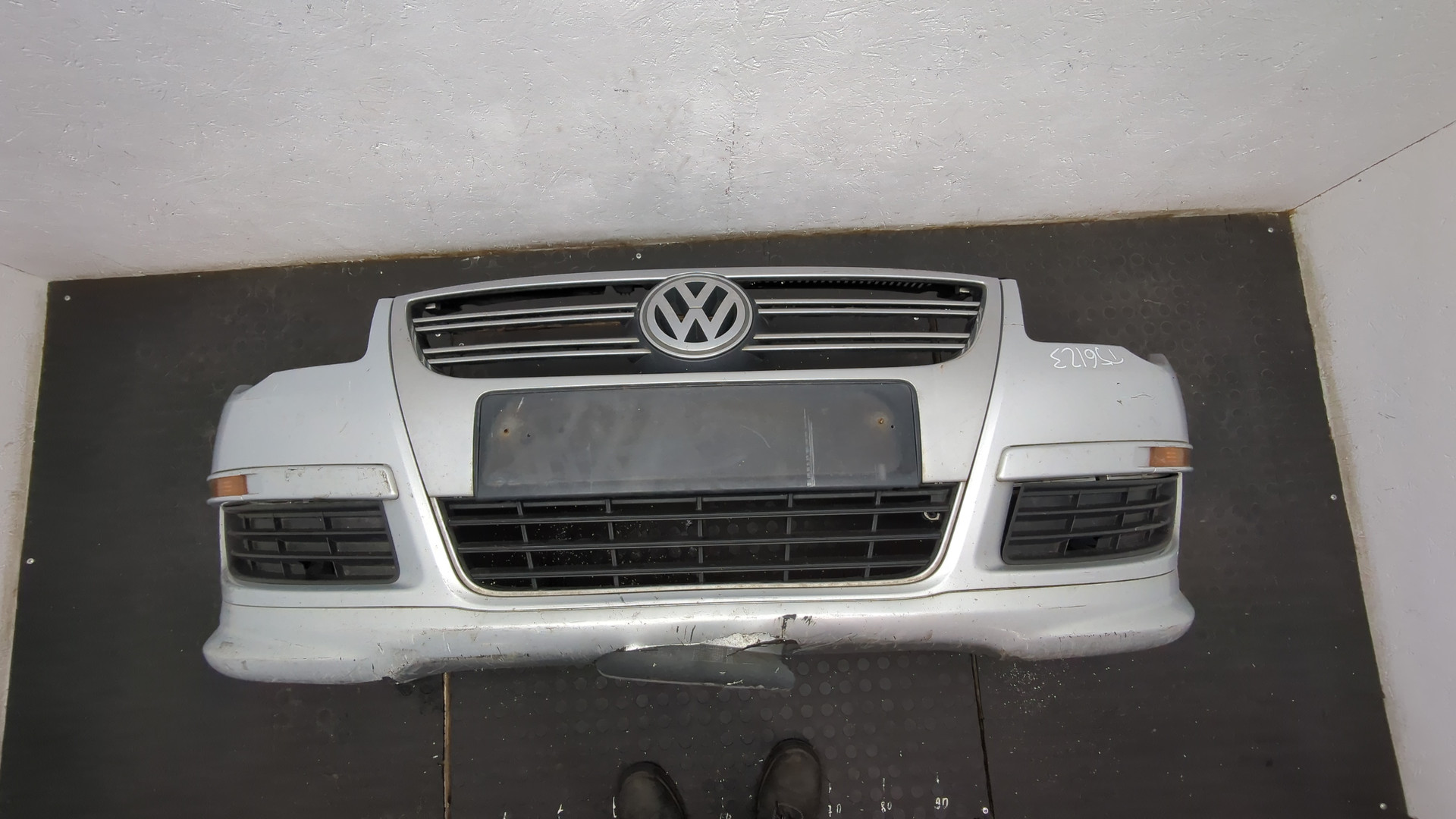 Бампер передний