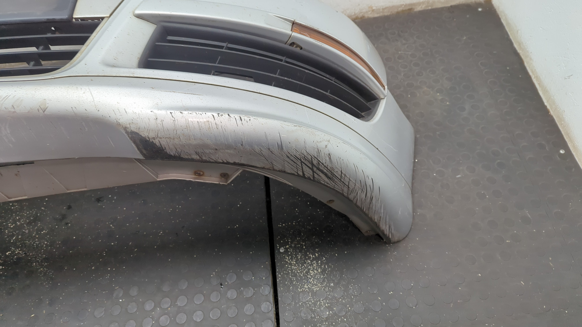 Бампер передний