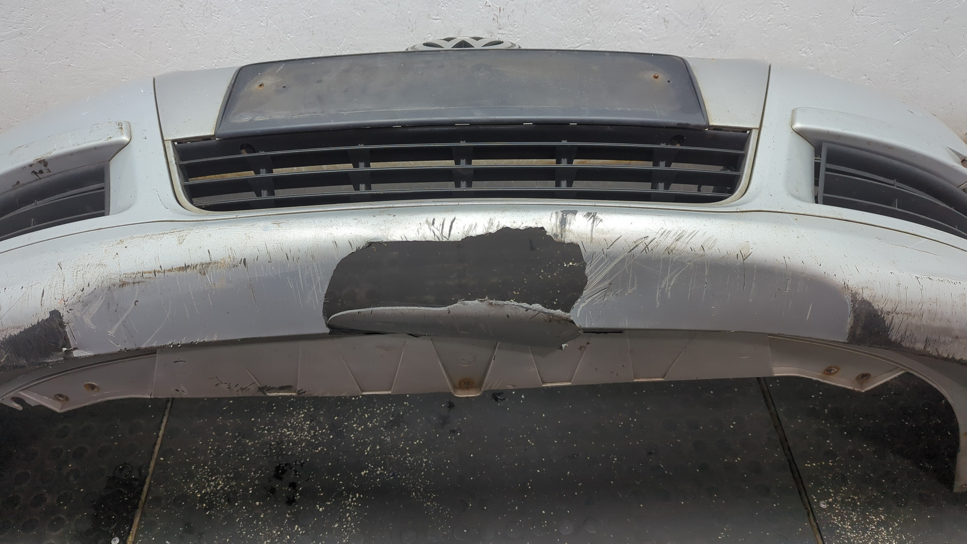 Бампер передний