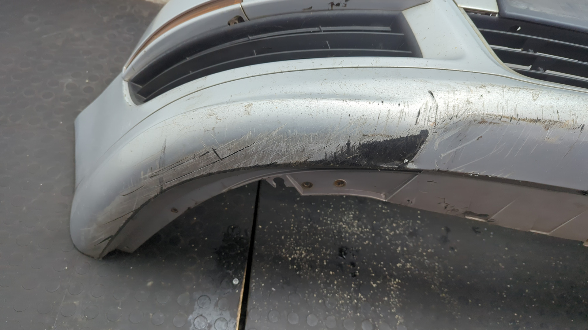 Бампер передний