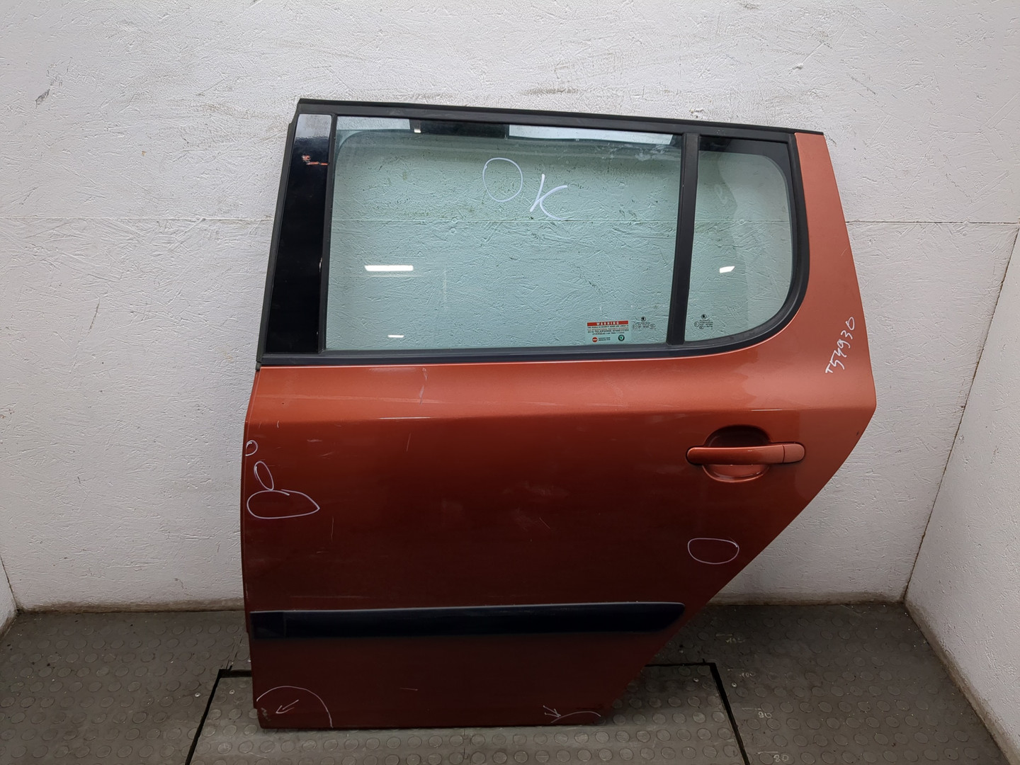 Дверь задняя левая