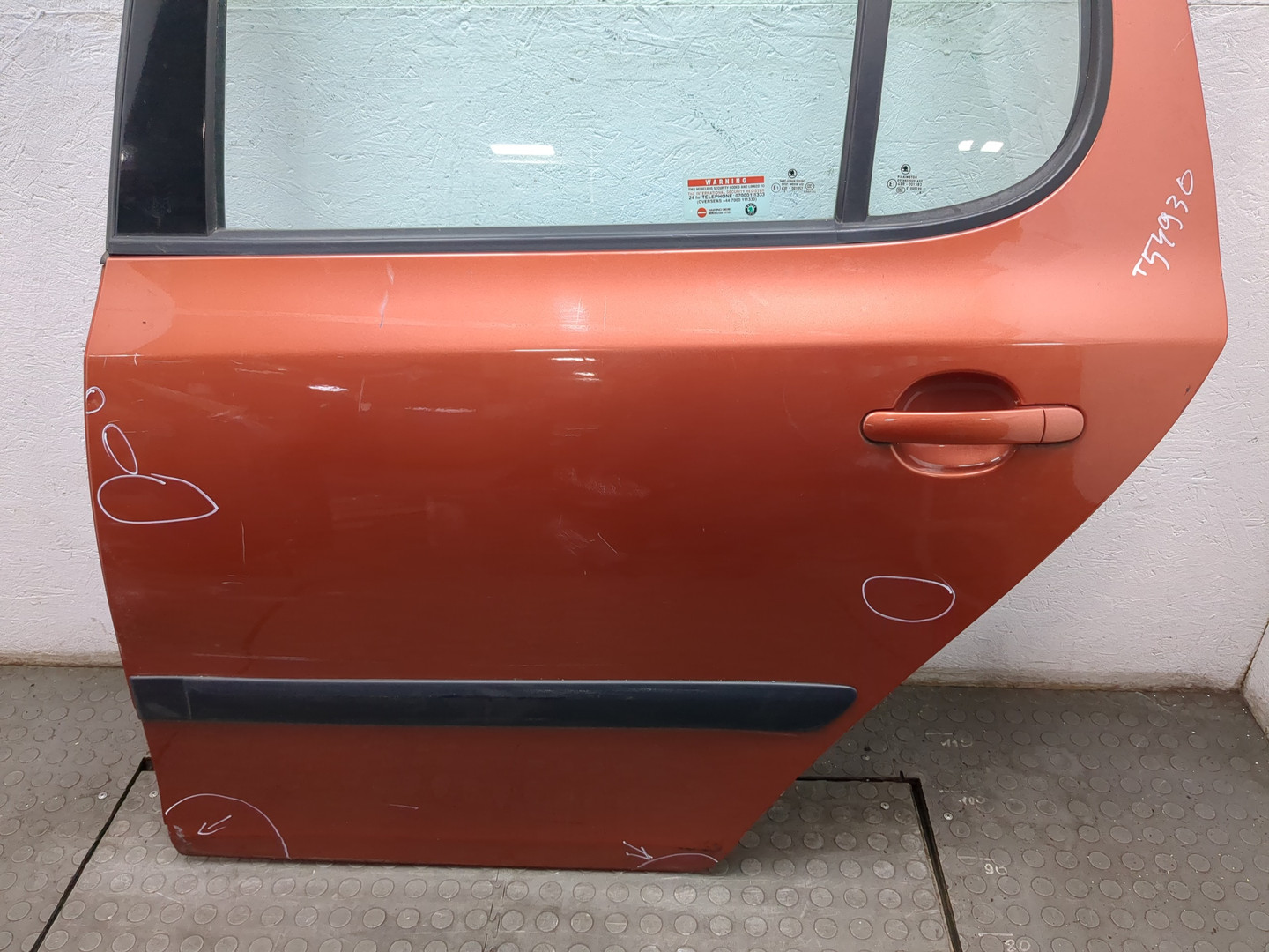 Дверь задняя левая