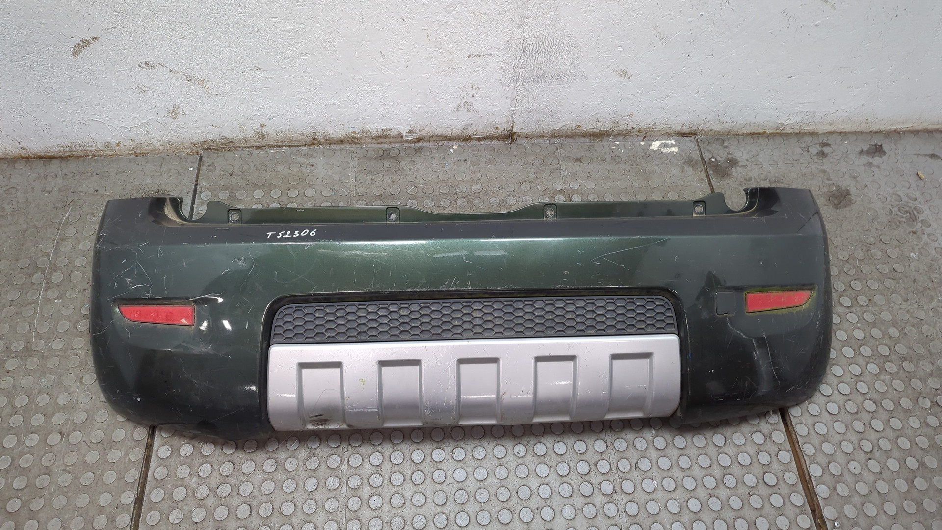 Бампер задний