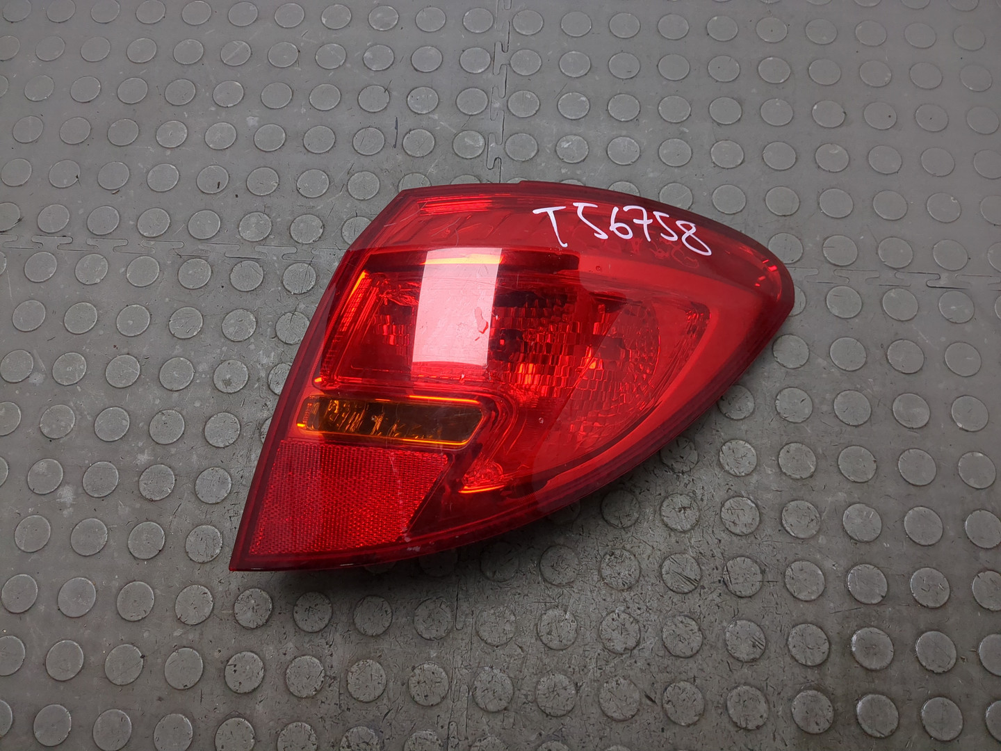 Фонарь задний правый