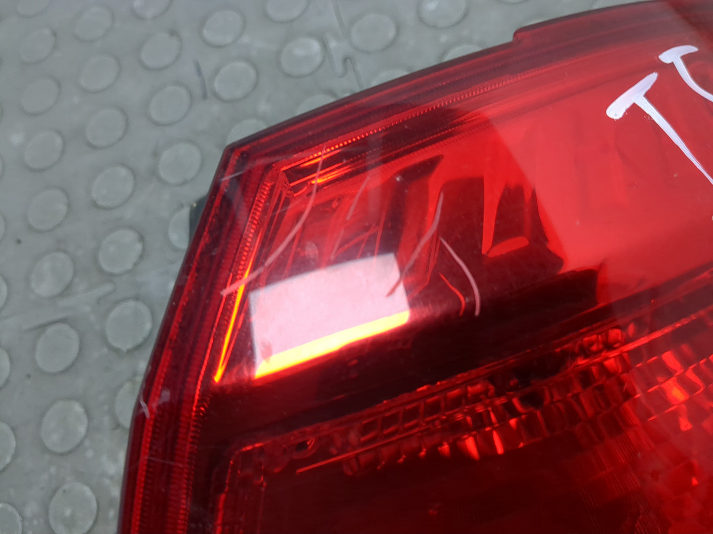 Фонарь задний правый