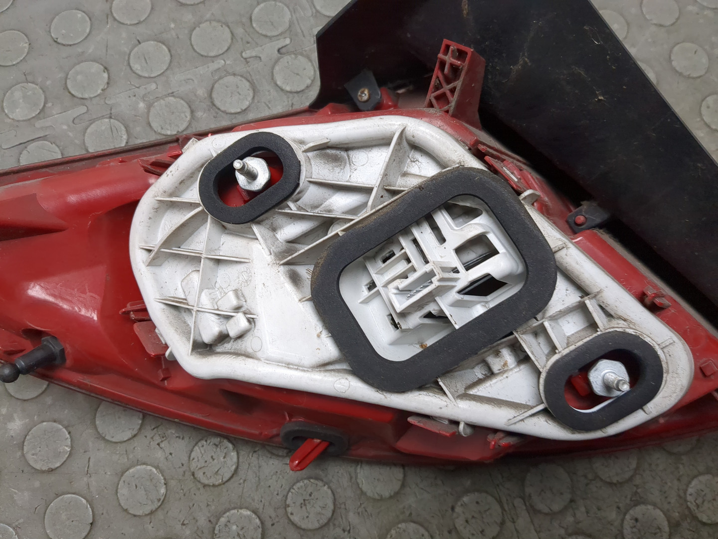 Фонарь задний правый