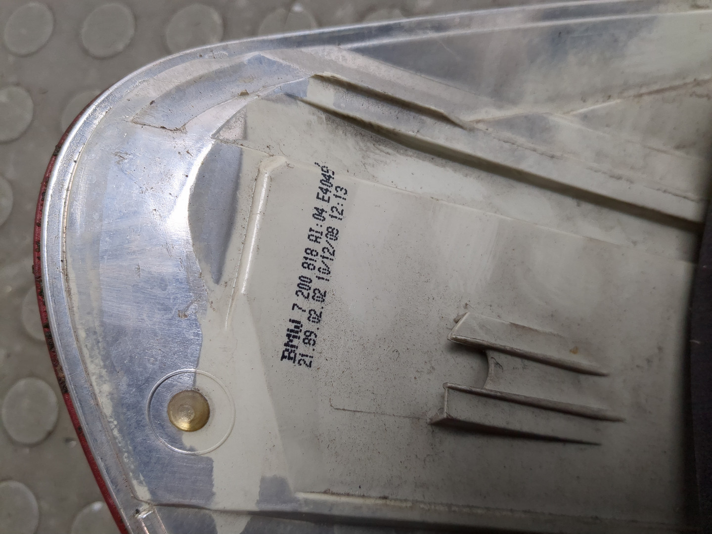 Фонарь задний правый