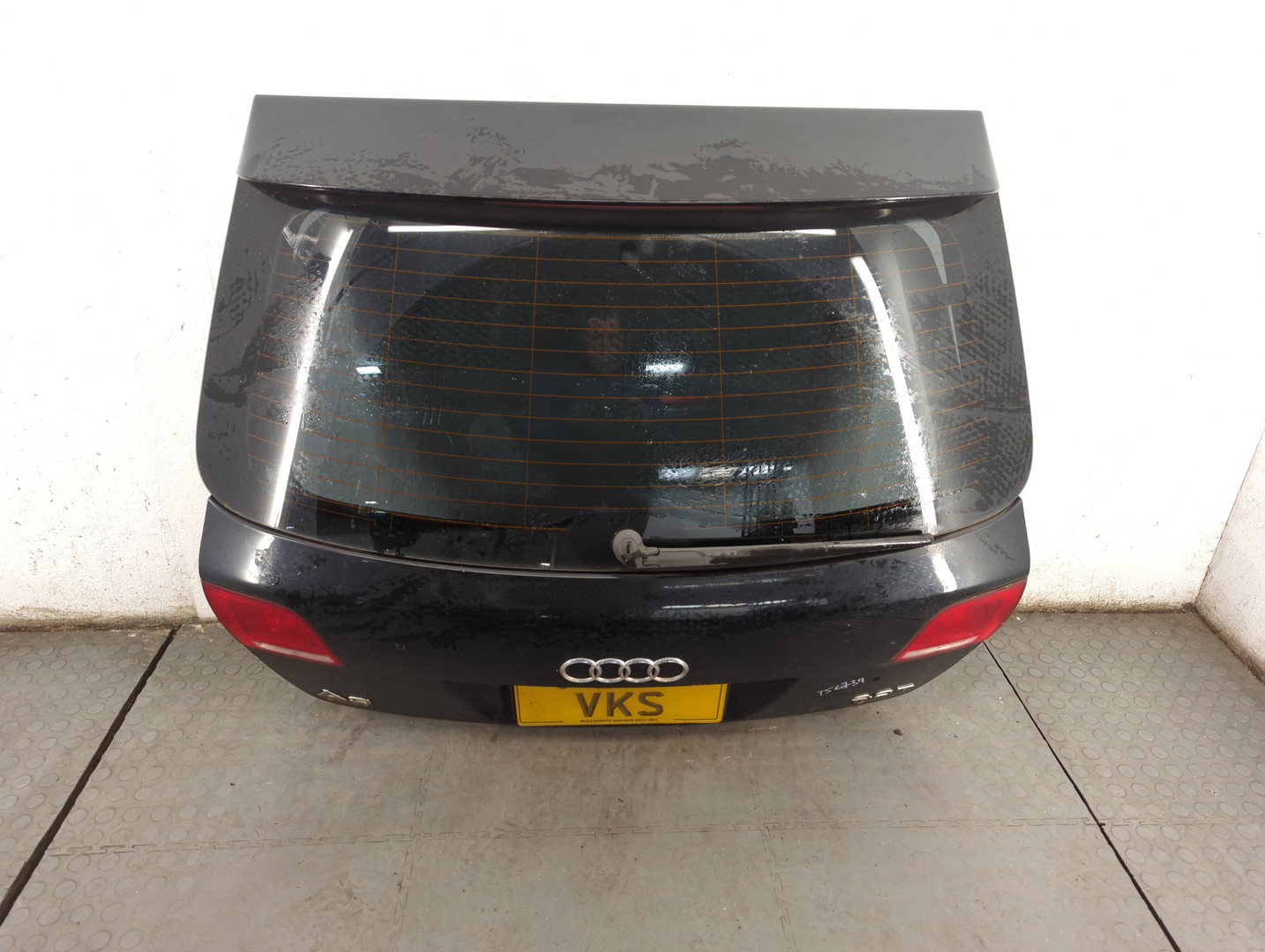 Дверь багажника