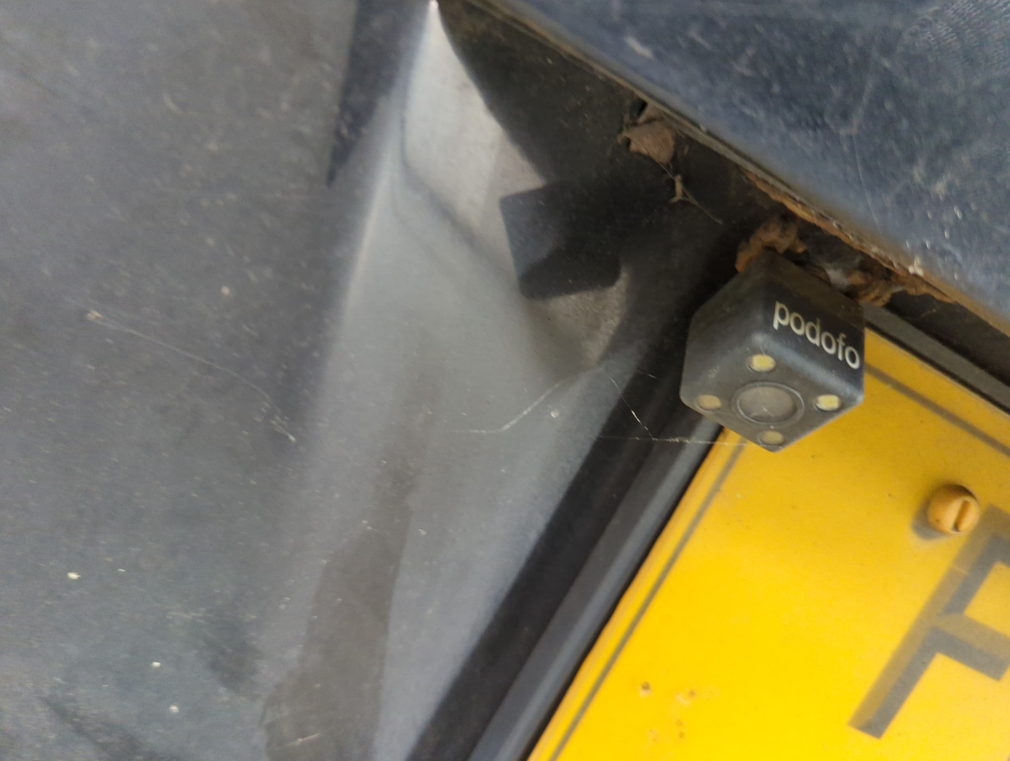 Дверь багажника