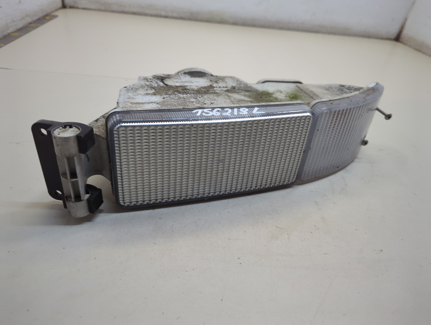 Фара противотуманная левая