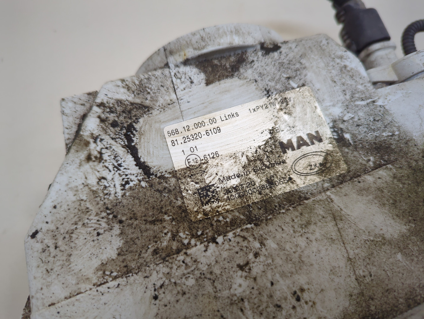 Фара противотуманная левая