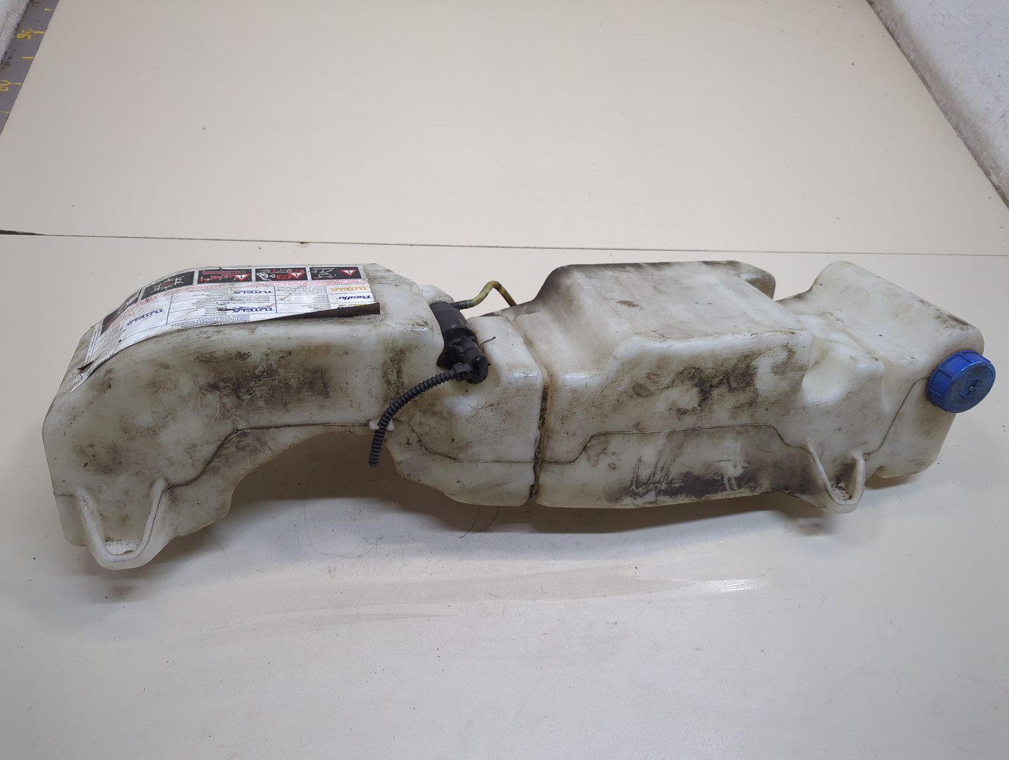 Бачок омывателя лобового стекла