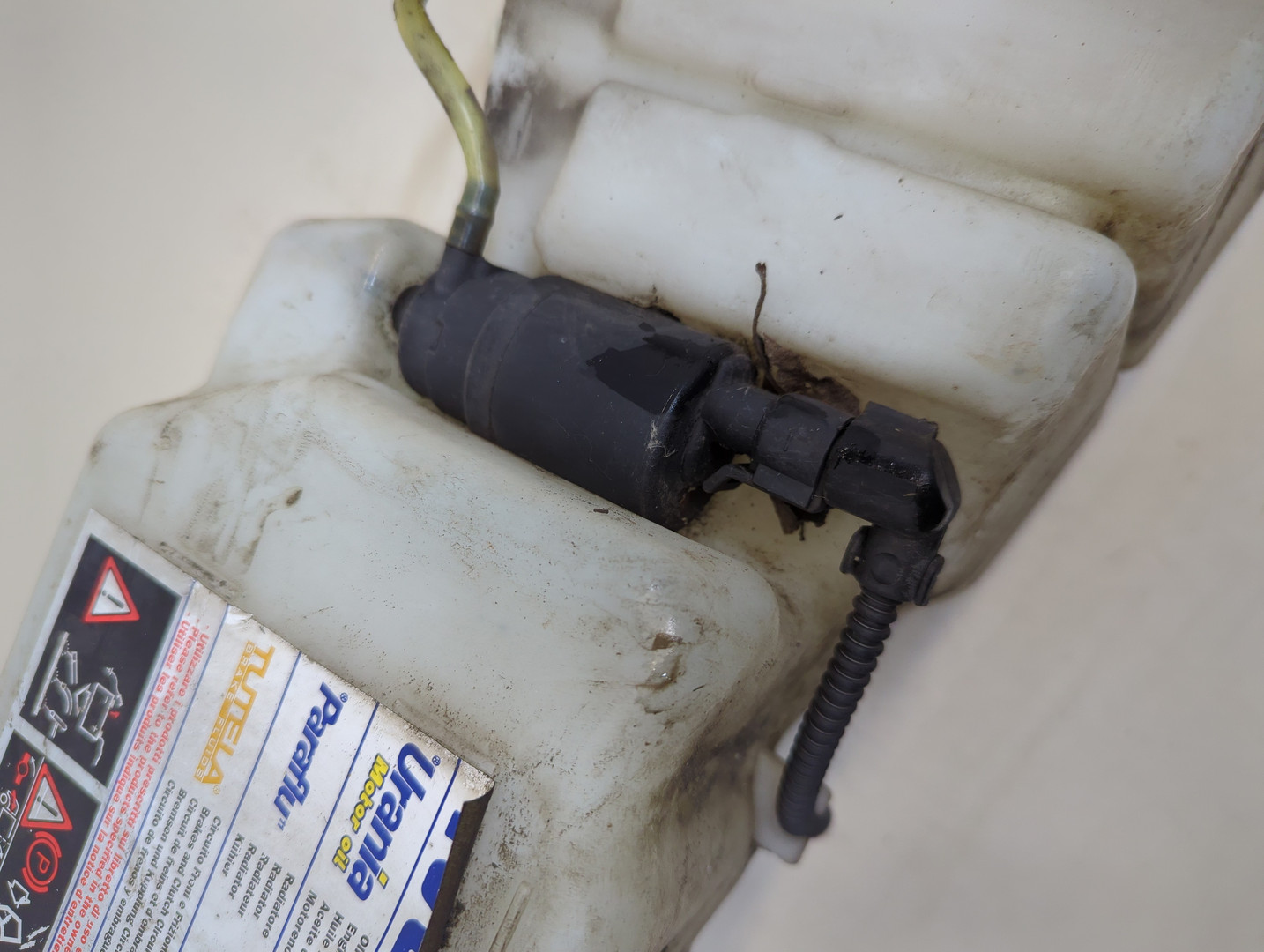 Бачок омывателя лобового стекла