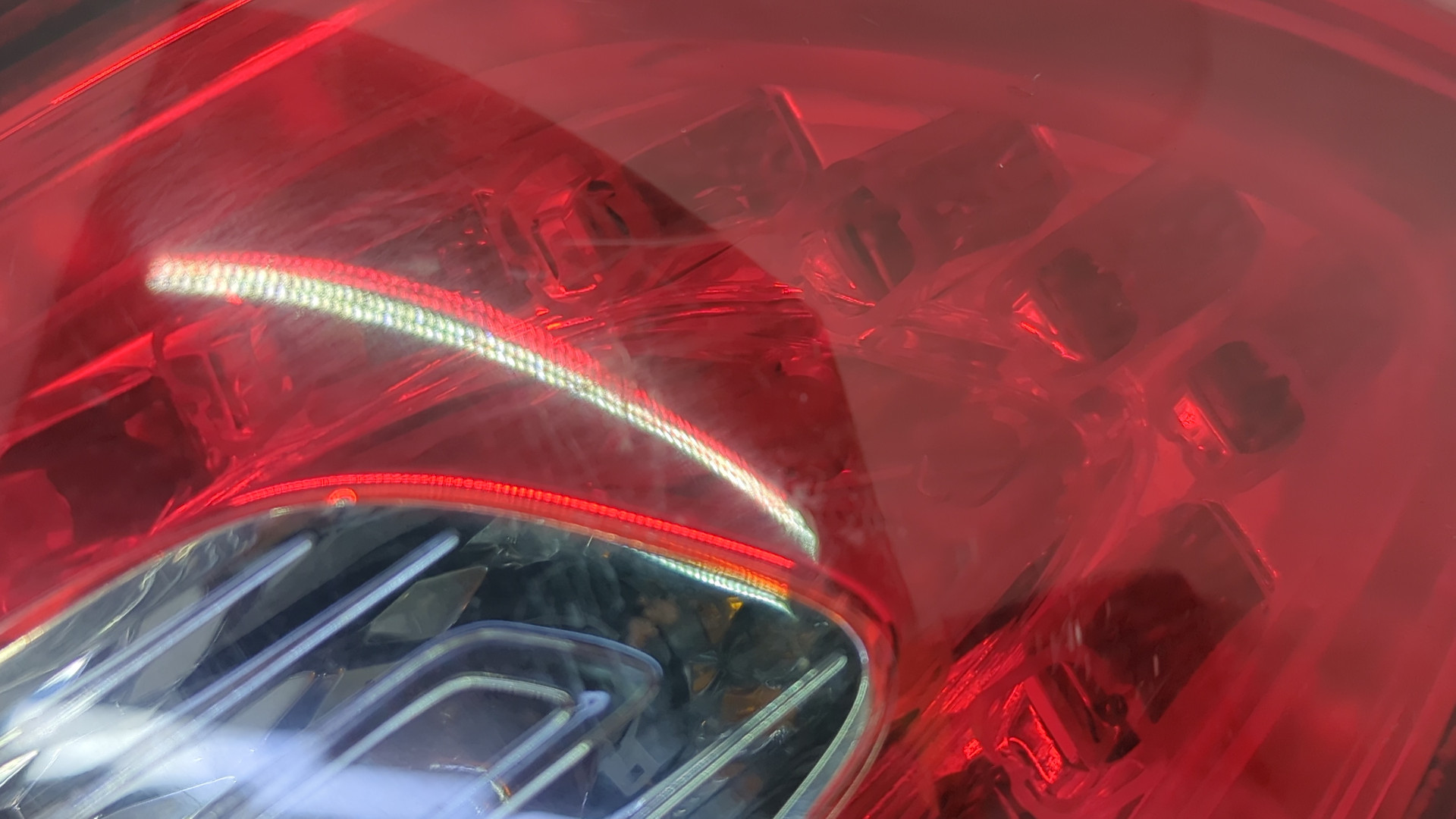 Фонарь задний правый