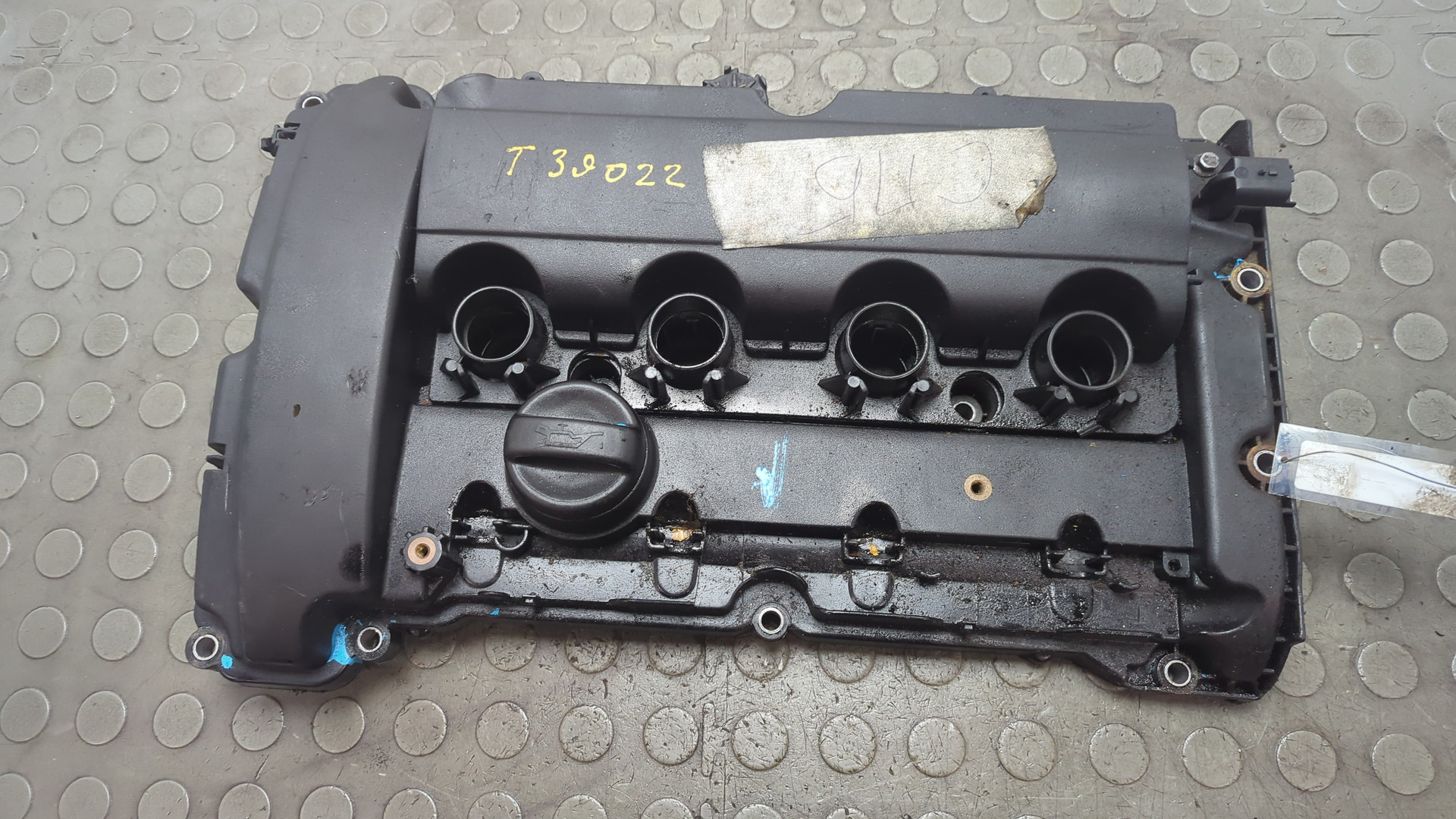 Крышка клапанная ГБЦ