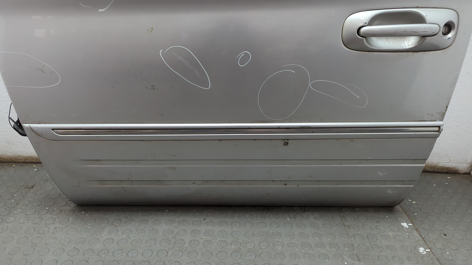 Дверь передняя левая