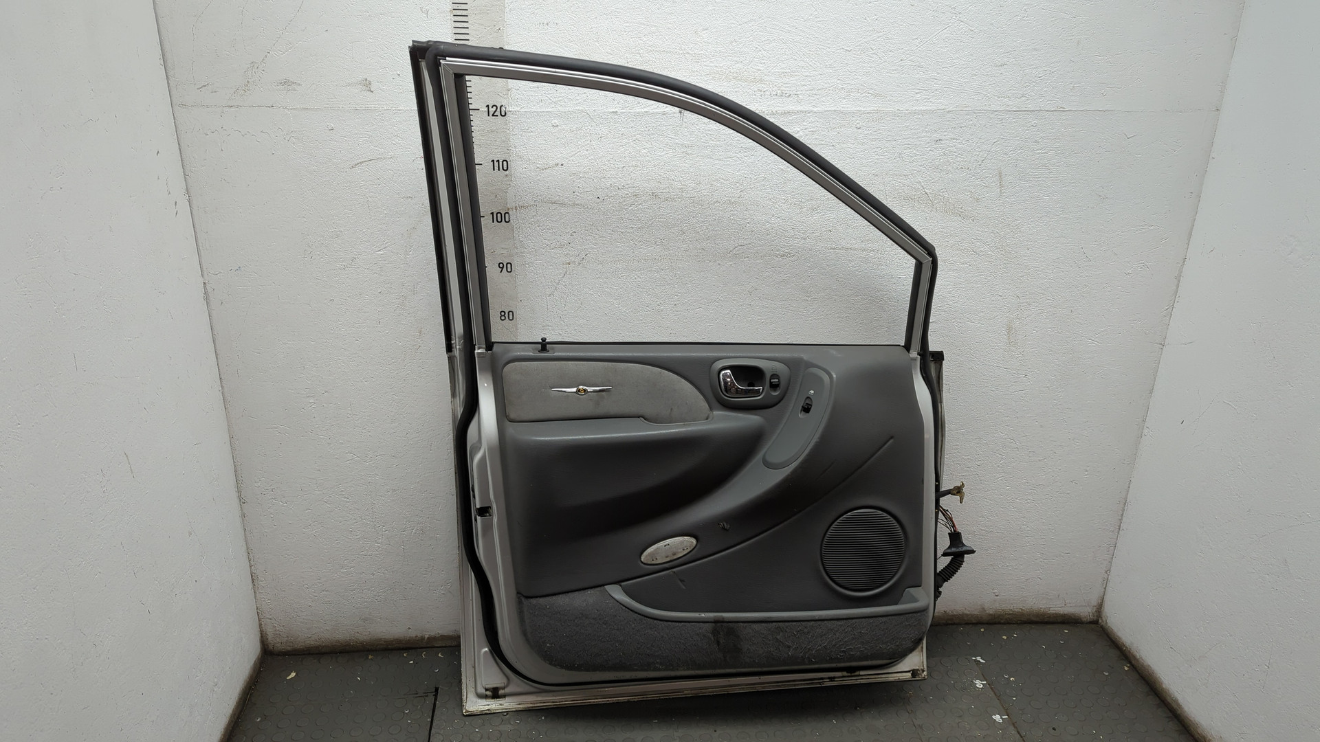 Дверь передняя левая