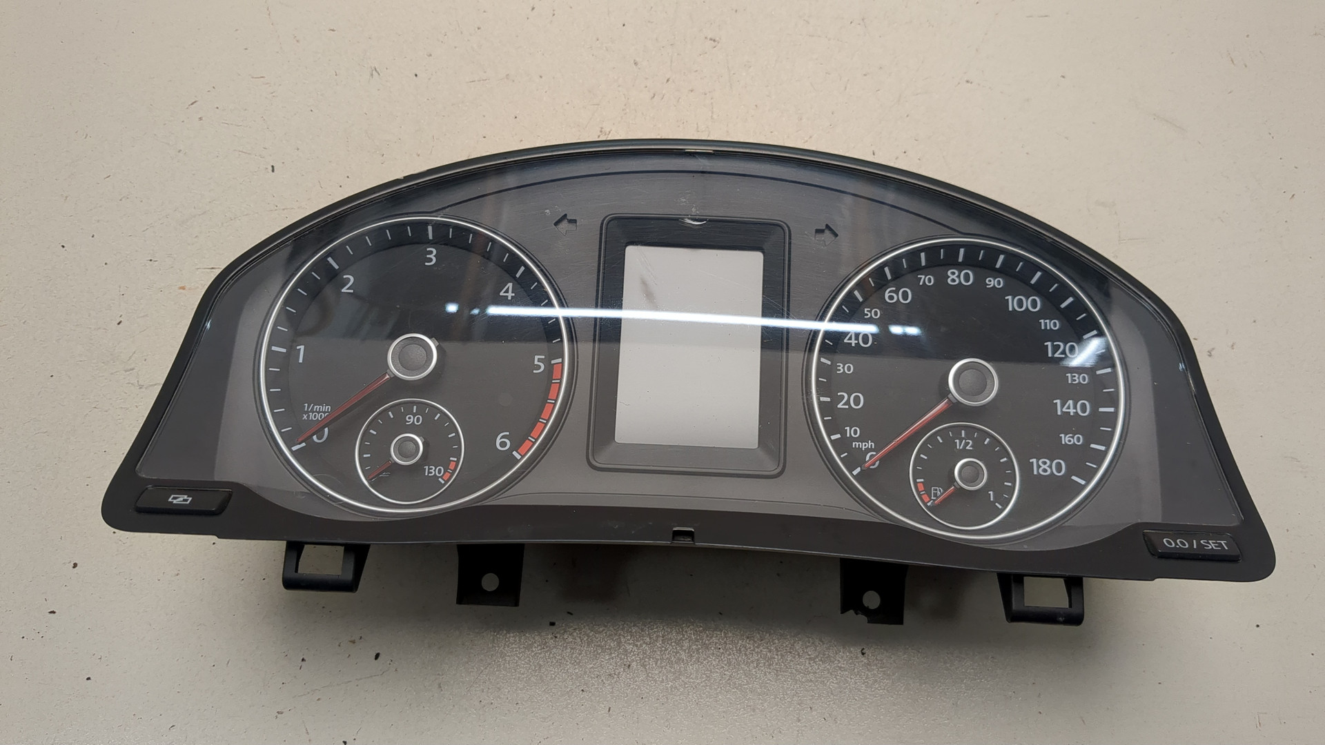 Панель приборов