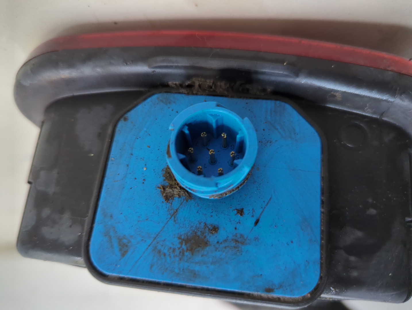 Фонарь задний левый