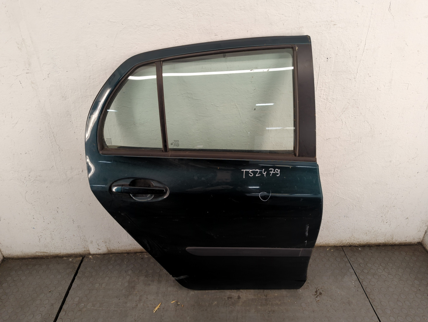 Дверь задняя правая