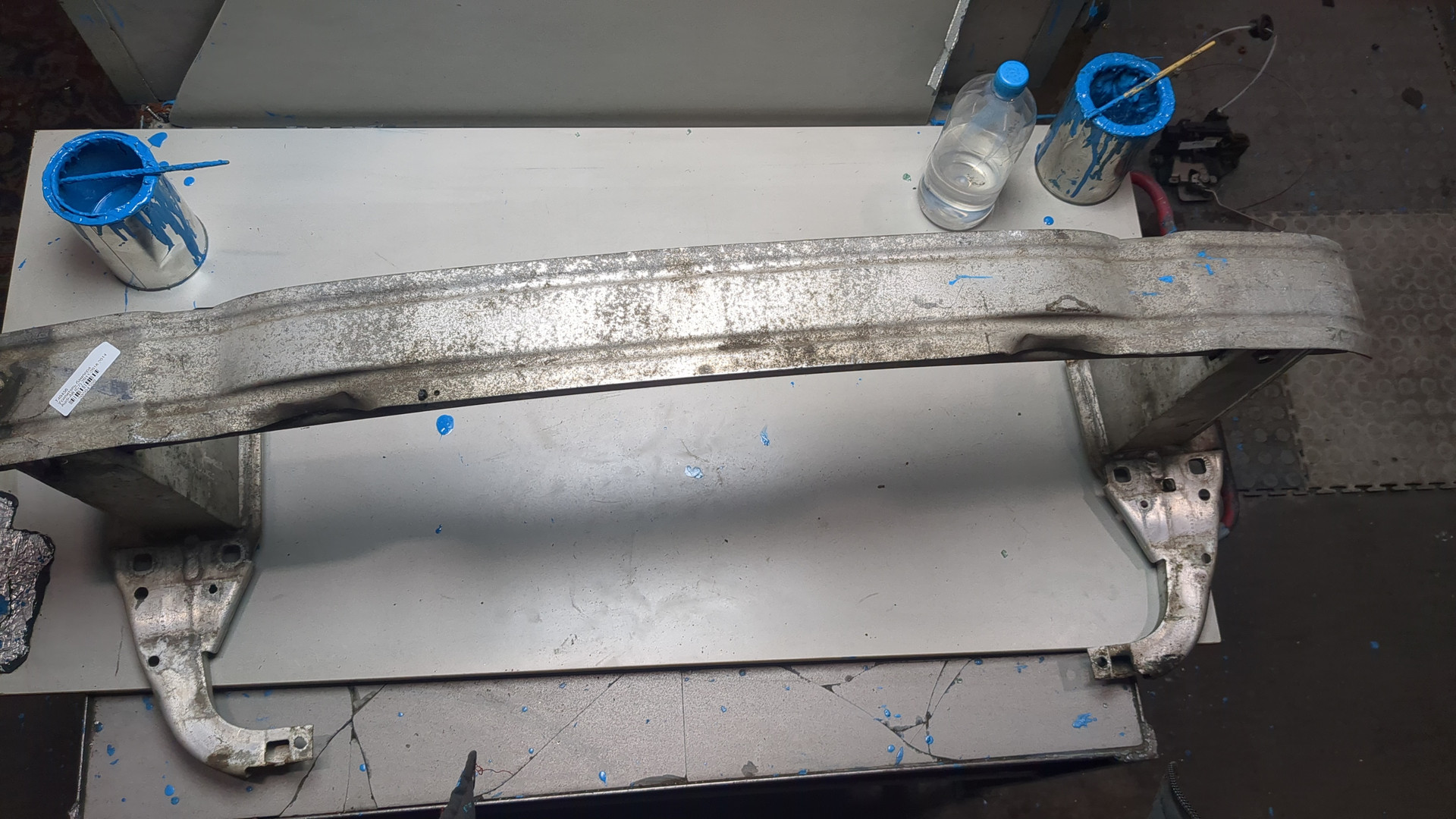 Усилитель переднего бампера