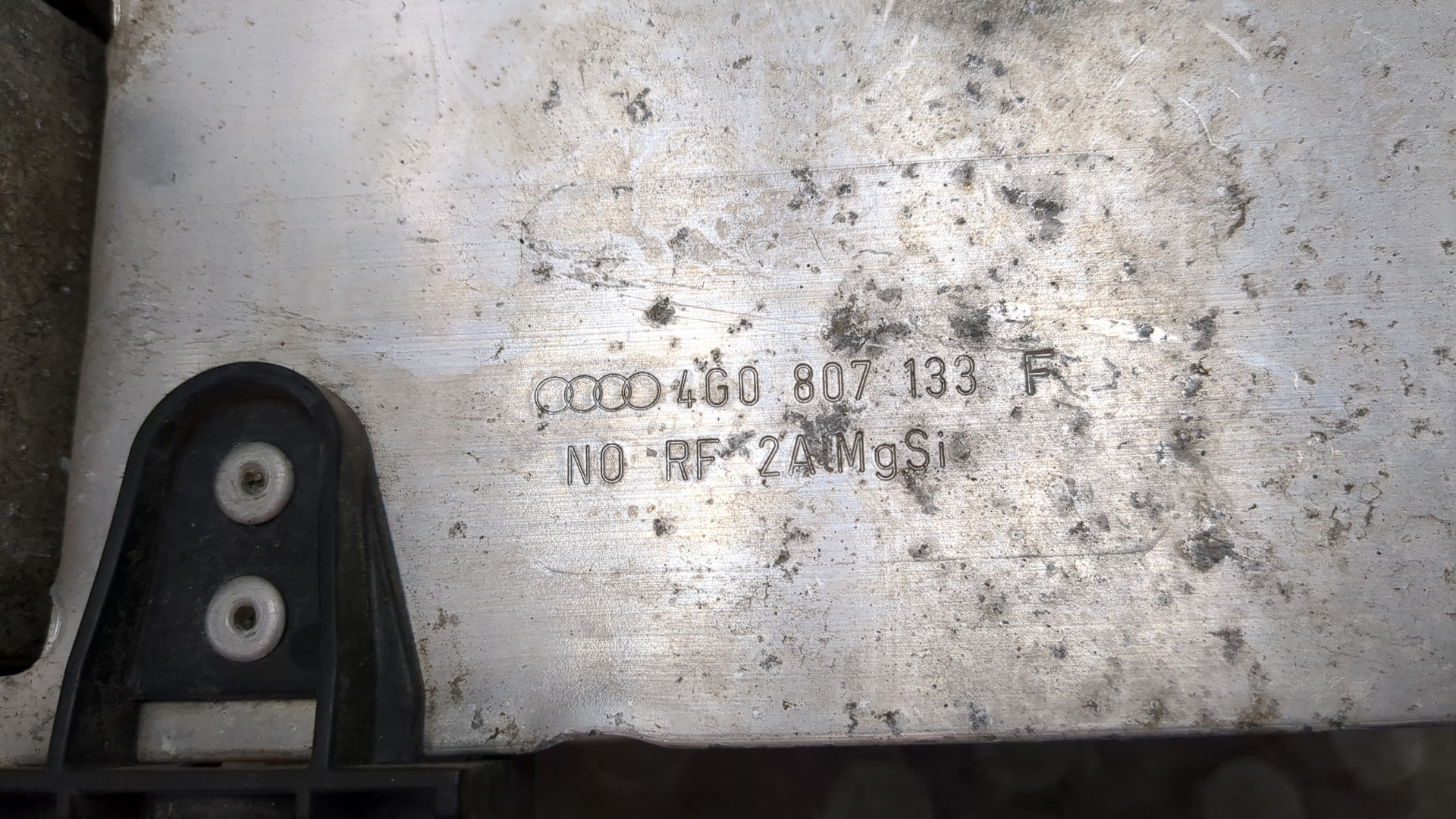 Усилитель переднего бампера