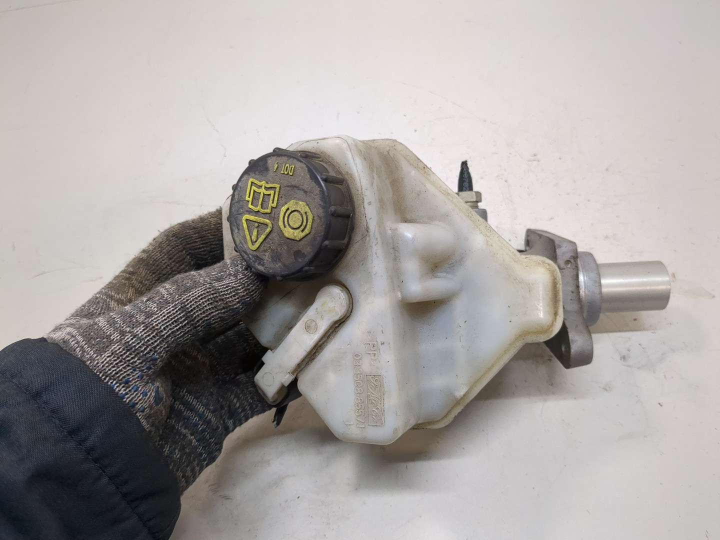 Цилиндр тормозной главный