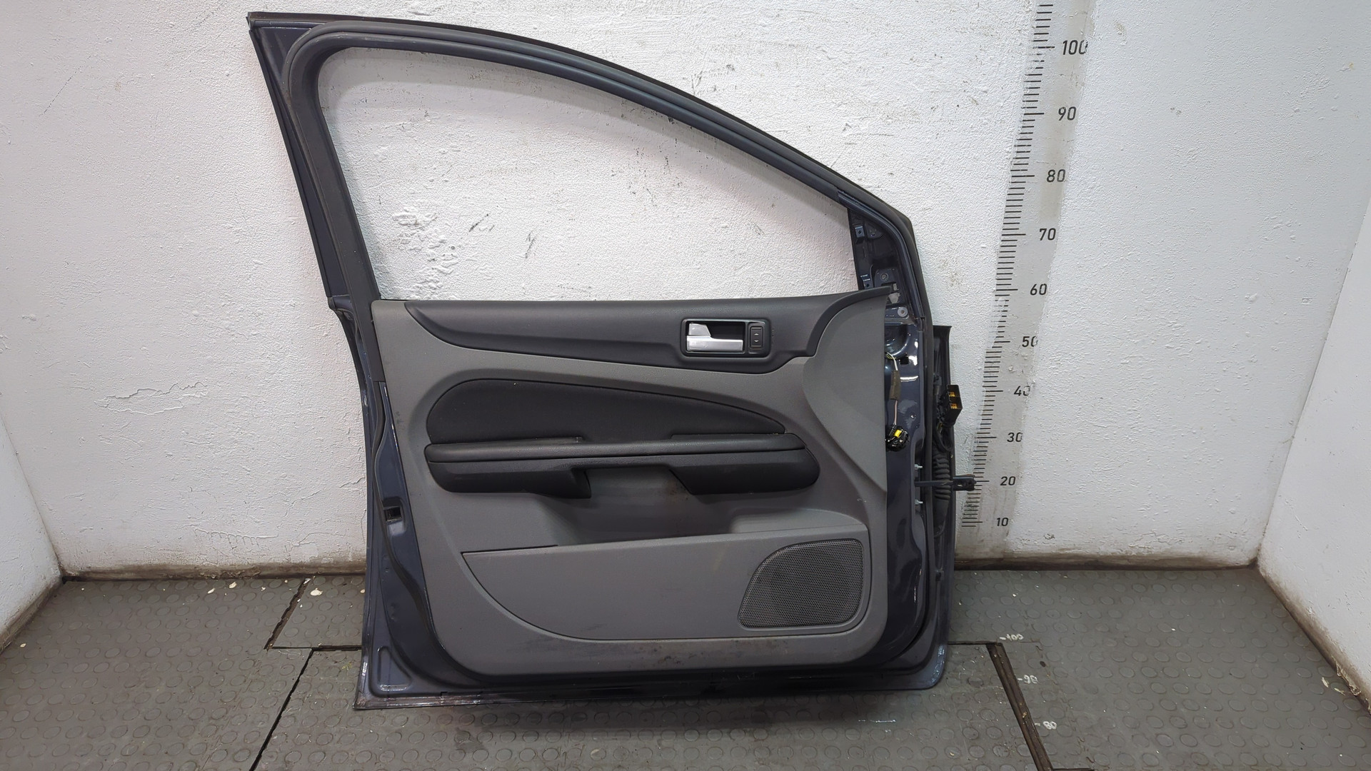 Дверь передняя левая