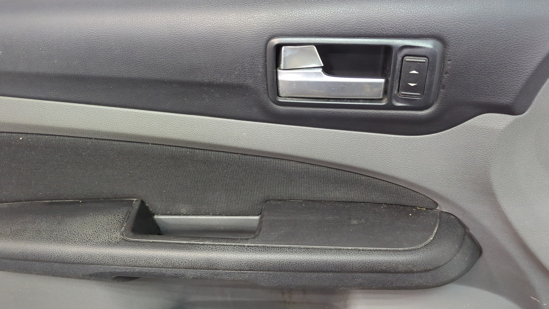 Дверь передняя левая