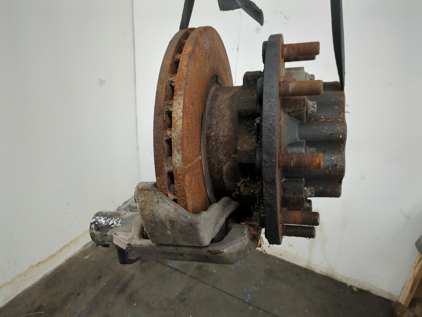 Кулак поворотный задний правый