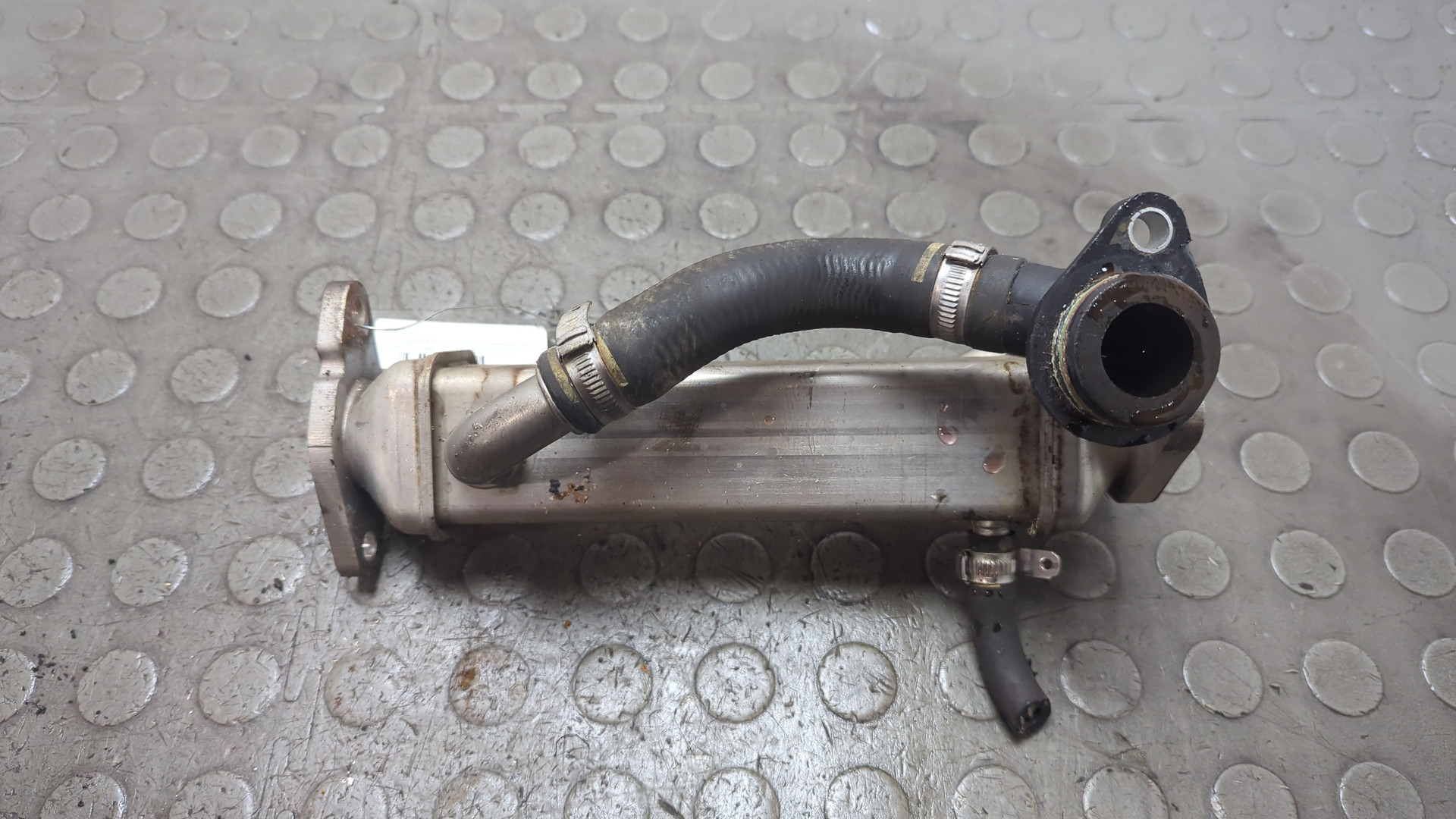 Тройник вентиляции картерных газов