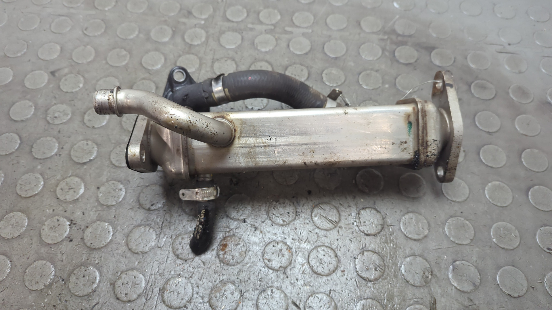 Тройник вентиляции картерных газов