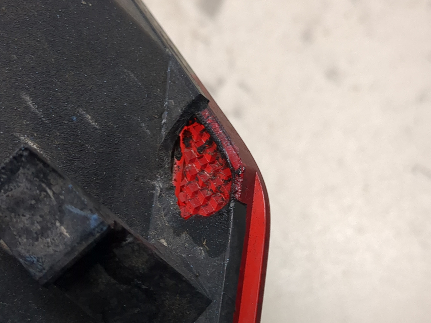 Фара противотуманная левая