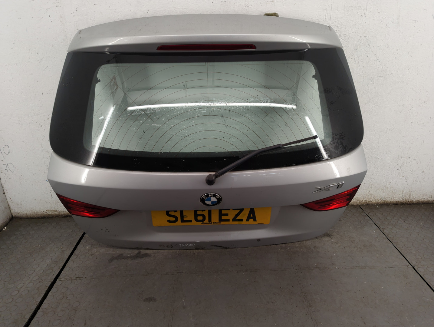 Дверь багажника