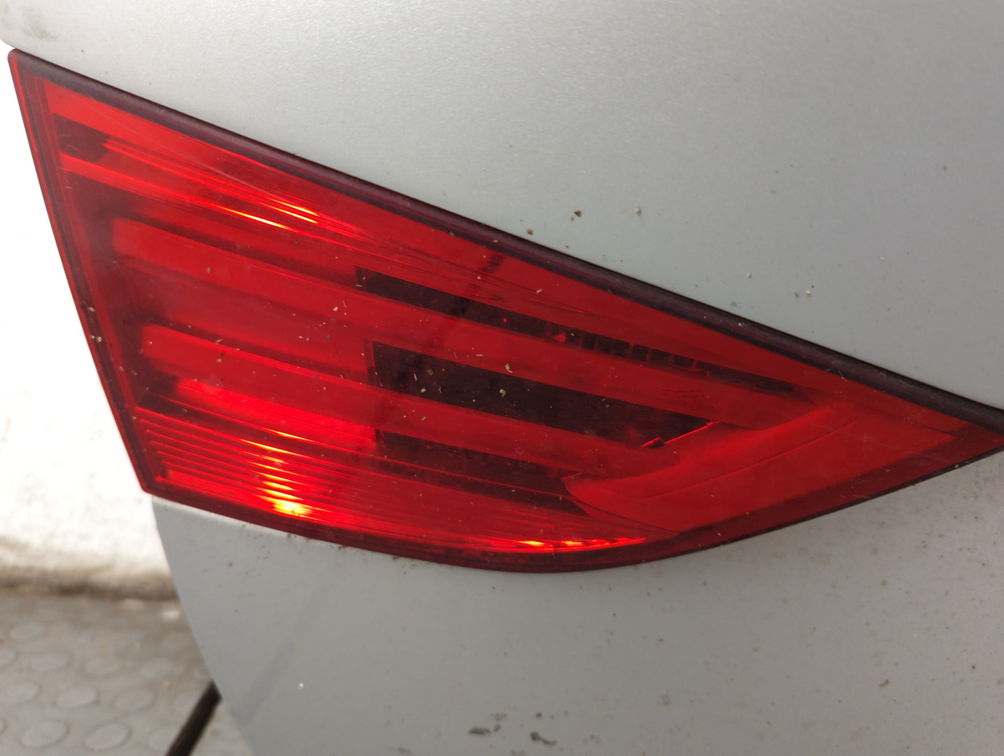 Дверь багажника