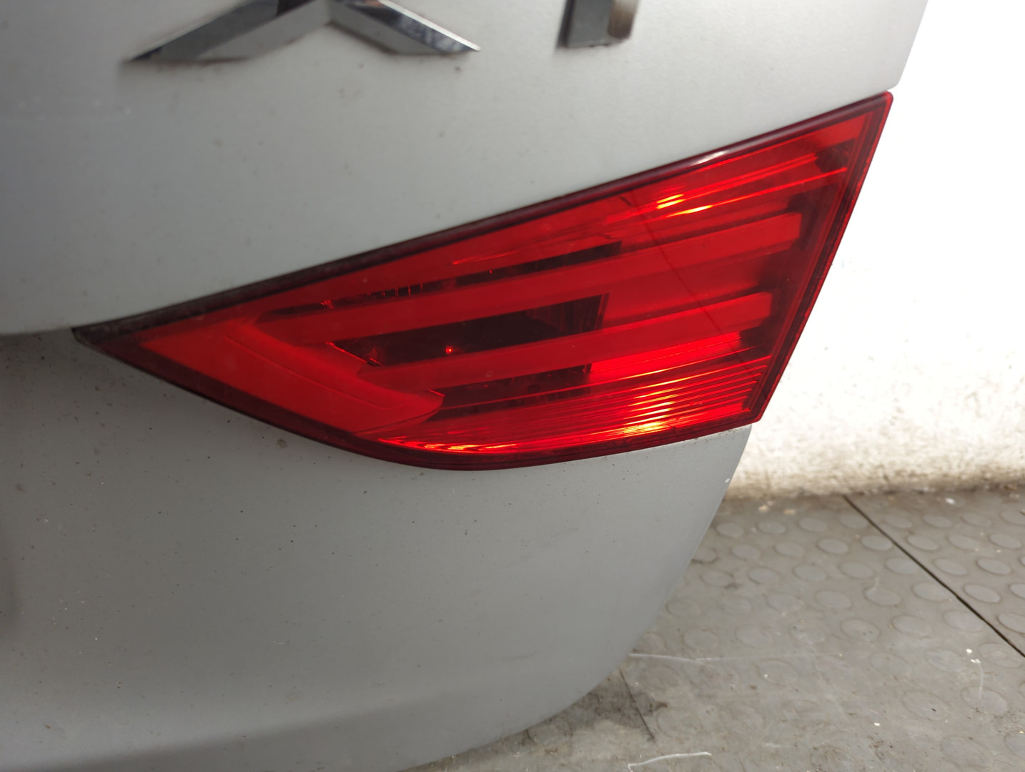 Дверь багажника