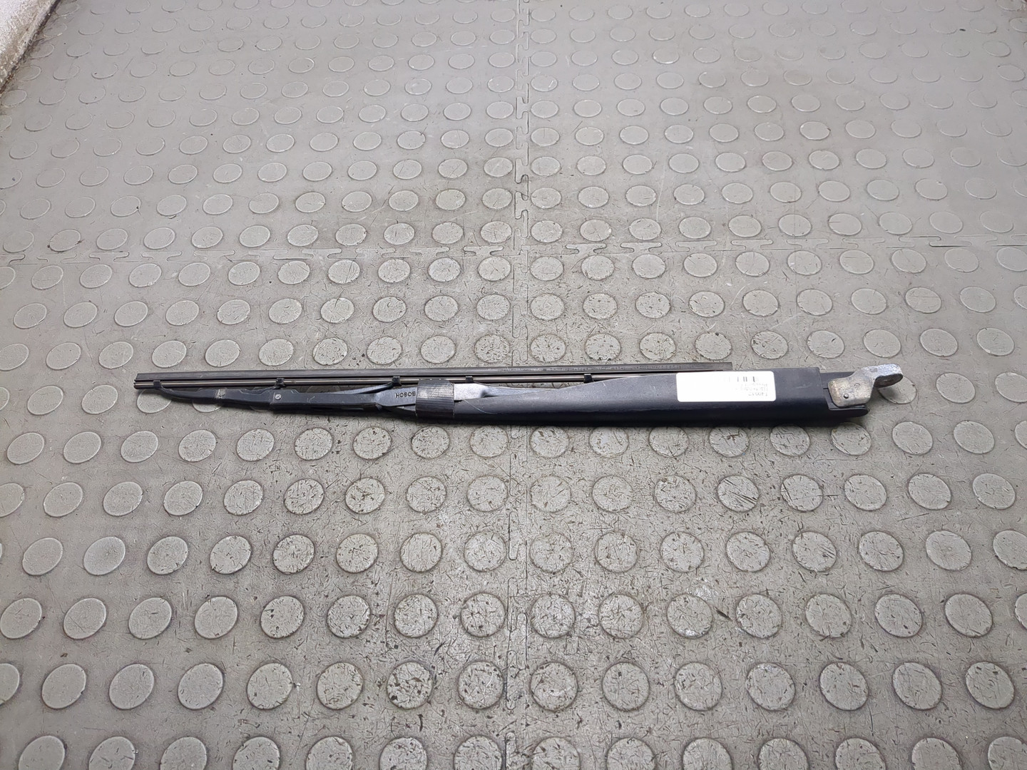 Поводок стеклоочистителя заднего